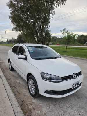 Volkswagen voyage highline 2015