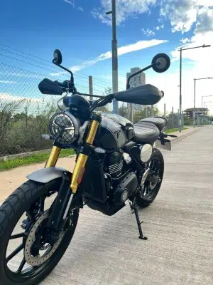 TRIUMPH SCRAMBLER 400 X
