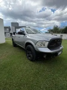 Ram 1500 Laramie 4x4 V8 2020