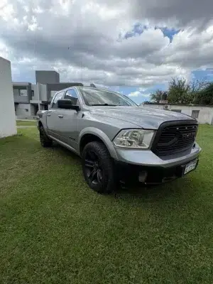 Ram 1500 Laramie 4x4 V8 2020
